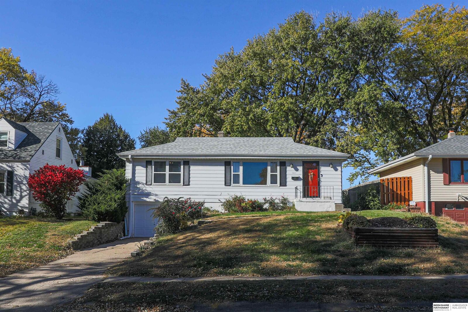 Property Photo:  3002 S 76th Avenue  NE 68124 