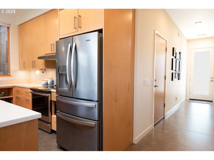 Property Photo:  2747 Friendly Aly  OR 97405 