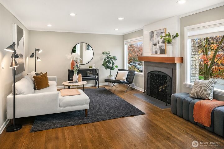 Property Photo: 5717 37th Avenue NE WA 98105