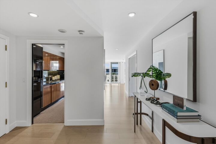 Property Photo:  100 Sunrise Avenue 520/521  FL 33480 