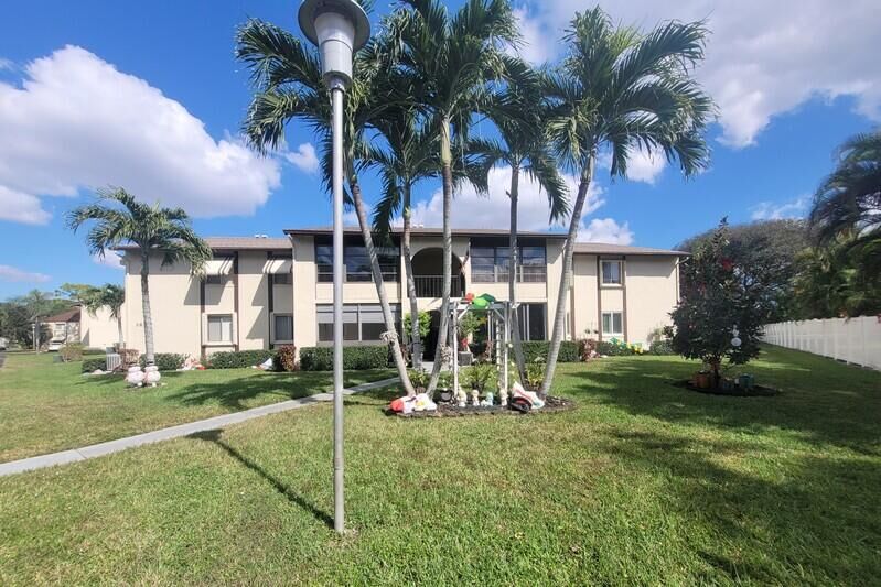 Property Photo: 3626 La Mar Court A-1 FL 33463