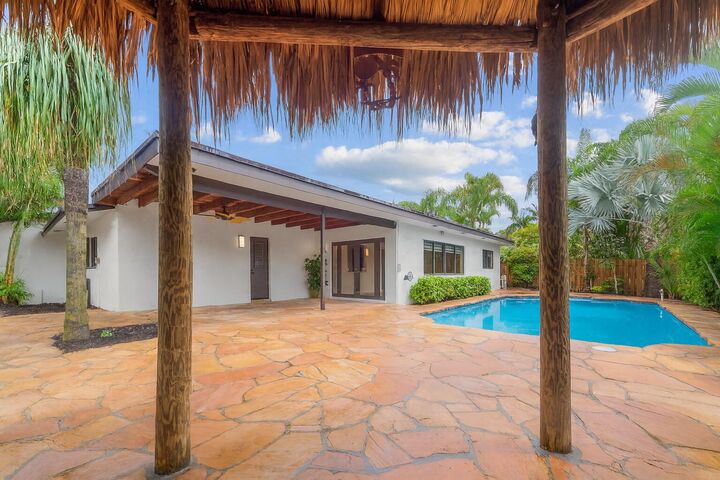 1620 NW 118th Avenue  Pembroke Pines FL 33026 photo