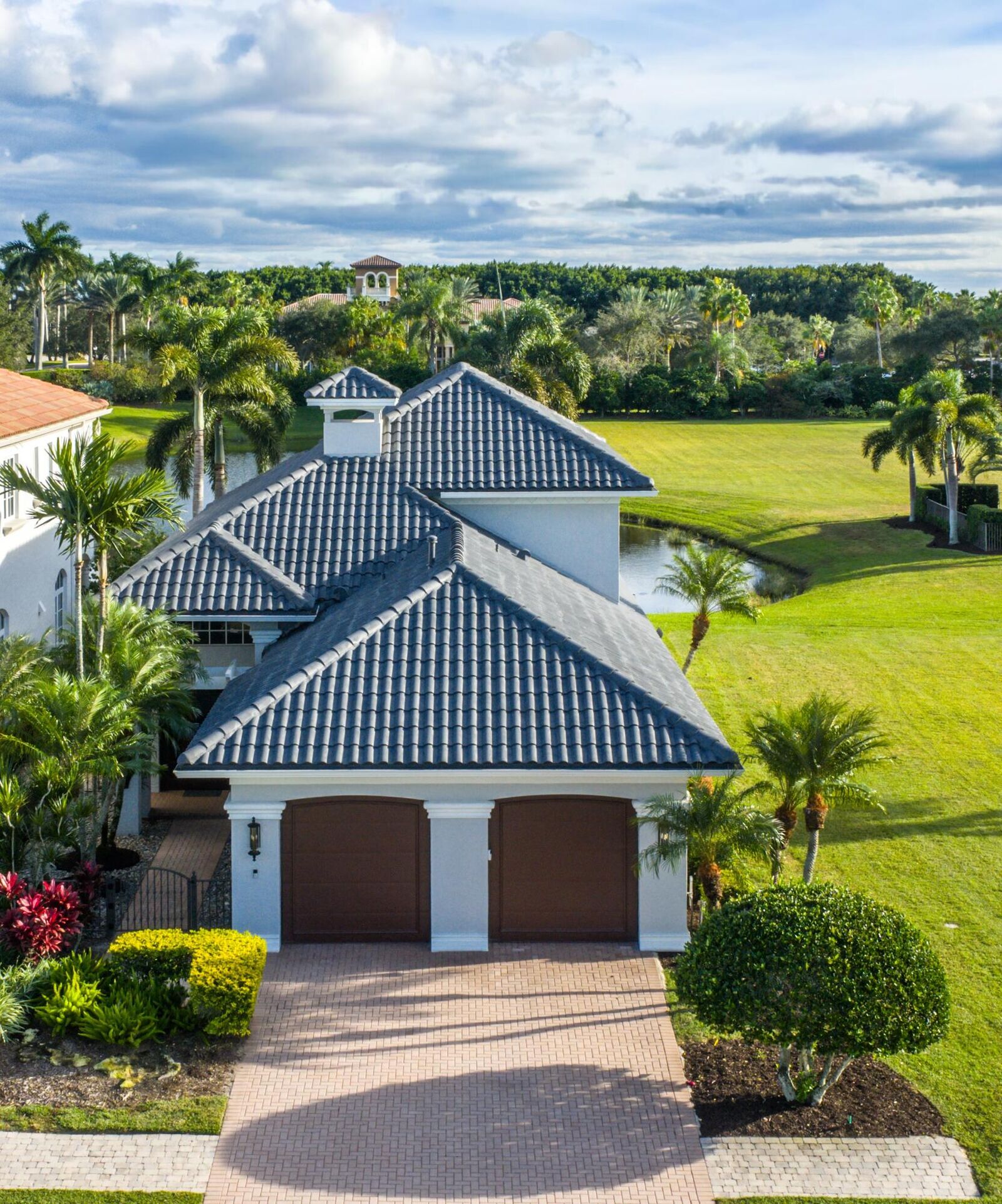 Property Photo: 107 SE Santa Gardenia FL 34984
