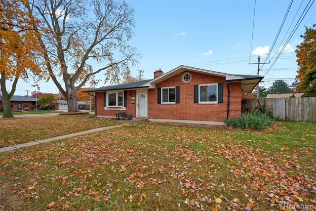 Property Photo: 34423 Tonquish Trail MI 48185