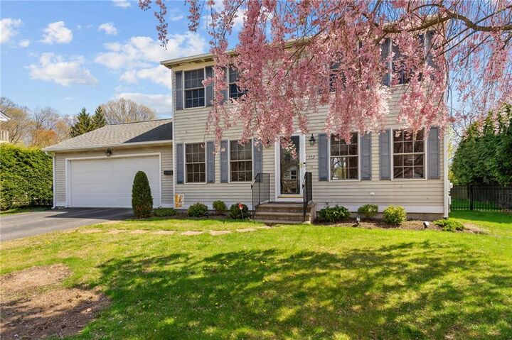 112 Greenwich Avenue  Warwick RI 02886 photo