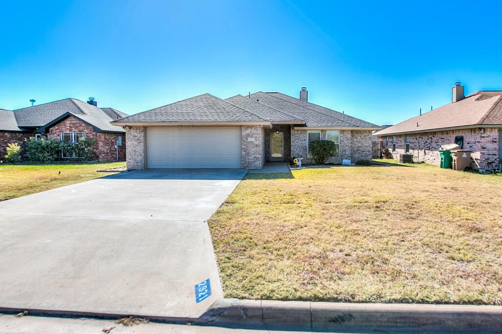 Property Photo: 2921 McGill Boulevard TX 76905