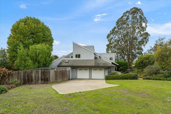 Property Photo:  21 Crest Lane  CA 95076 