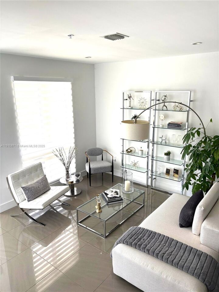 10265 NW 63rd Ter 210  Doral FL 33178 photo