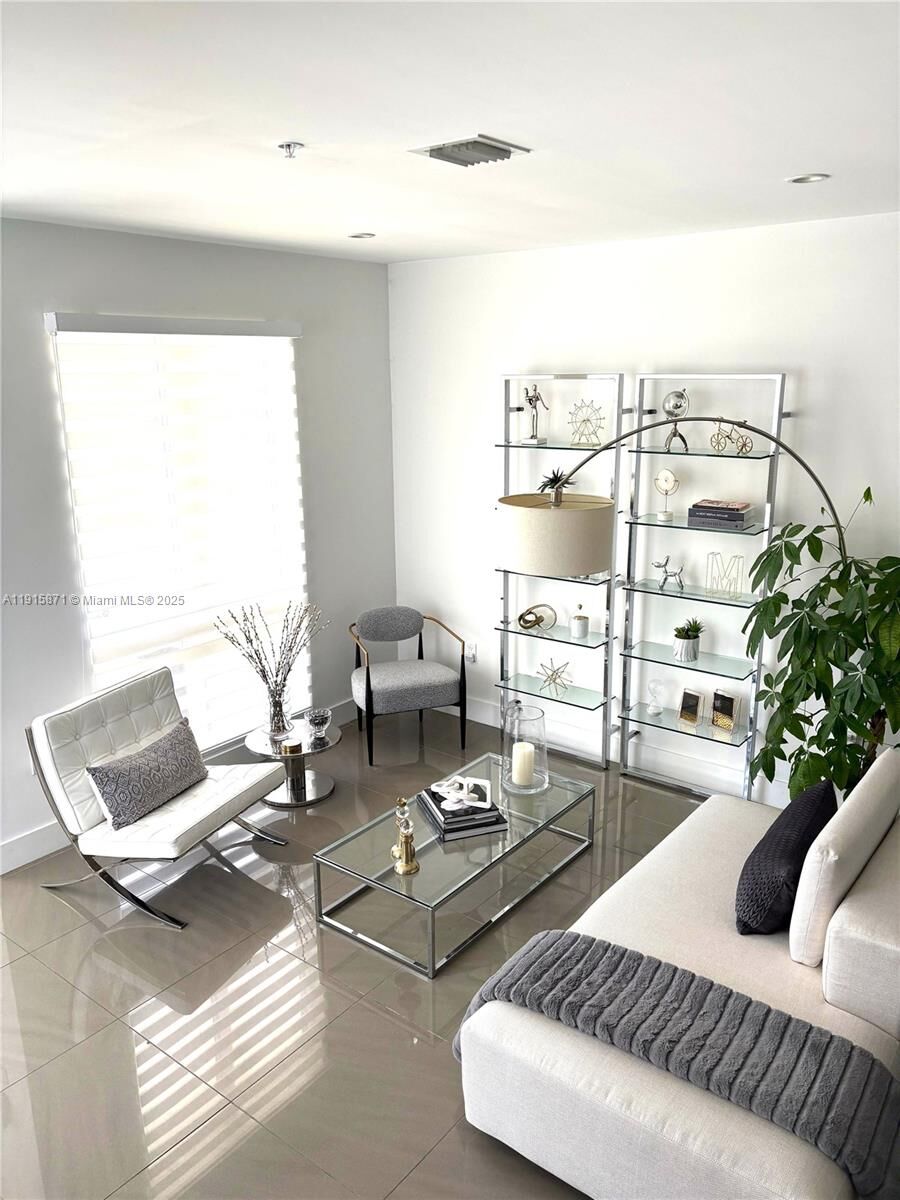 Property Photo: 10265 NW 63rd Ter 210 FL 33178