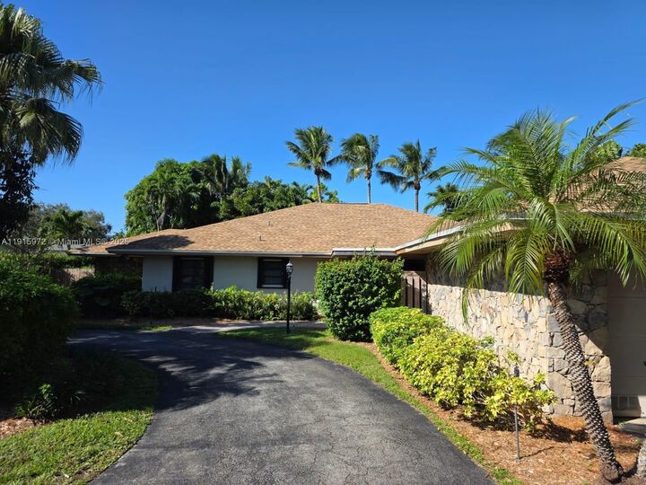 15804 SW 82nd Ct  Palmetto Bay FL 33157 photo