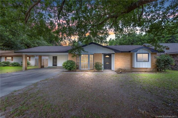 Property Photo:  414 Crestwood Street  LA 70605 