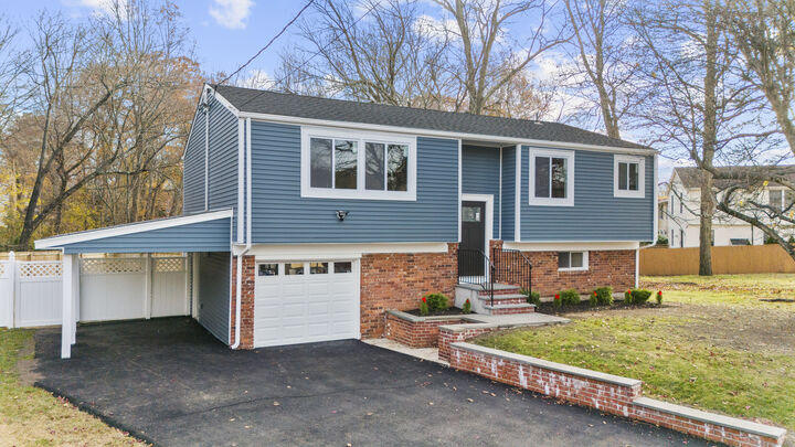 Property Photo:  31 Sussex Place  CT 06905 