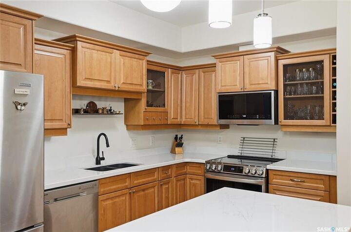 Property Photo:  615 Saskatchewan Crescent W 207  SK S7M 0A5 