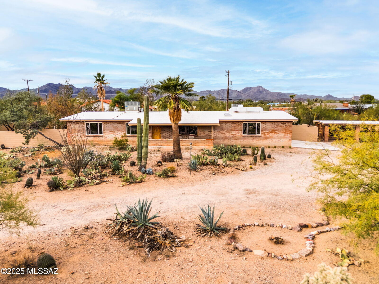 Property Photo:  3205 N View Crest Drive  AZ 85745 