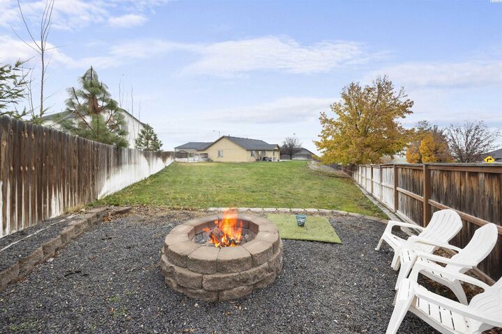 Property Photo: 4804 Bragueta Ct WA 99301