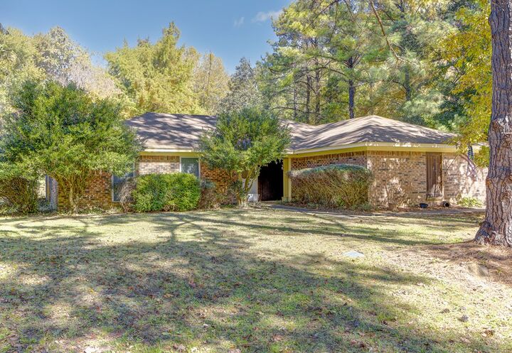 Property Photo:  112 Lakeside Drive  MS 39180 
