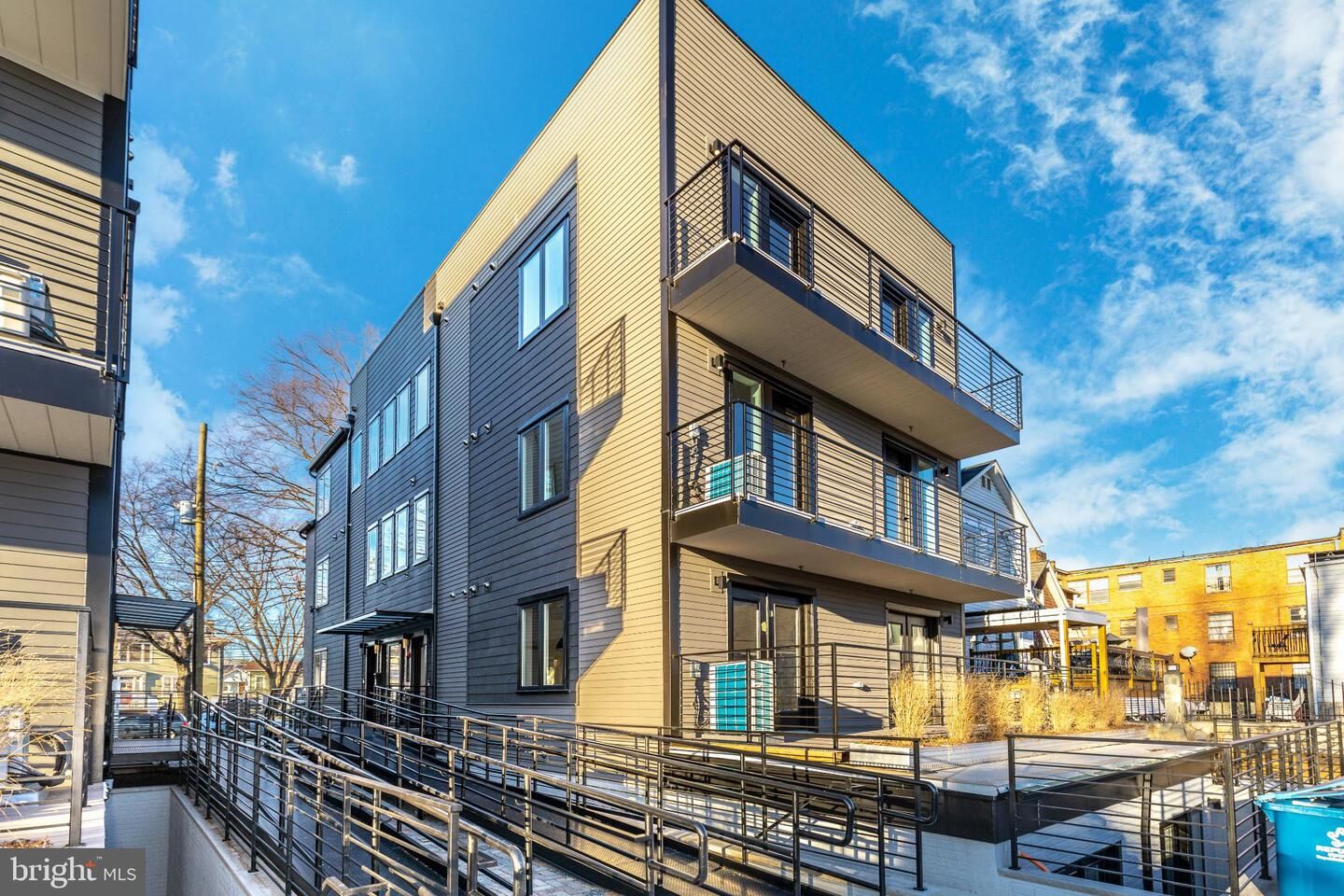 Property Photo:  1009 Rhode Island Avenue NE 1  DC 20018 