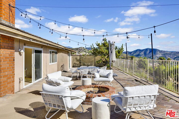 Property Photo:  906 Whitehaven Ter  CA 91207 