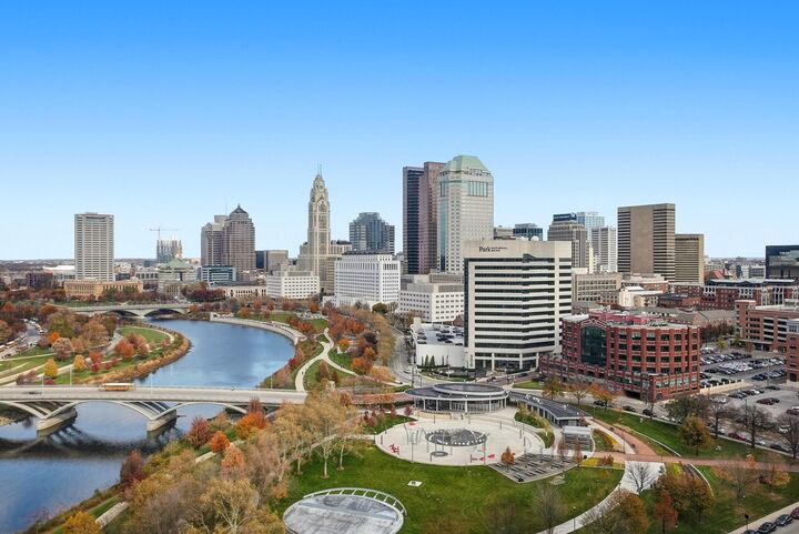 1 Miranova Place  Columbus OH 43215 photo