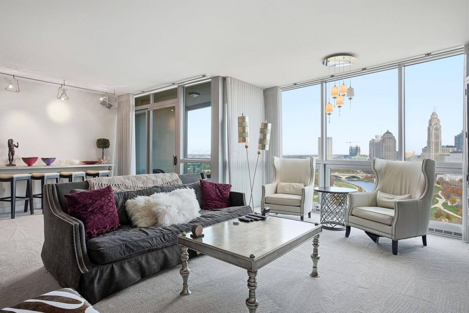 Property Photo:  1 Miranova Place  OH 43215 