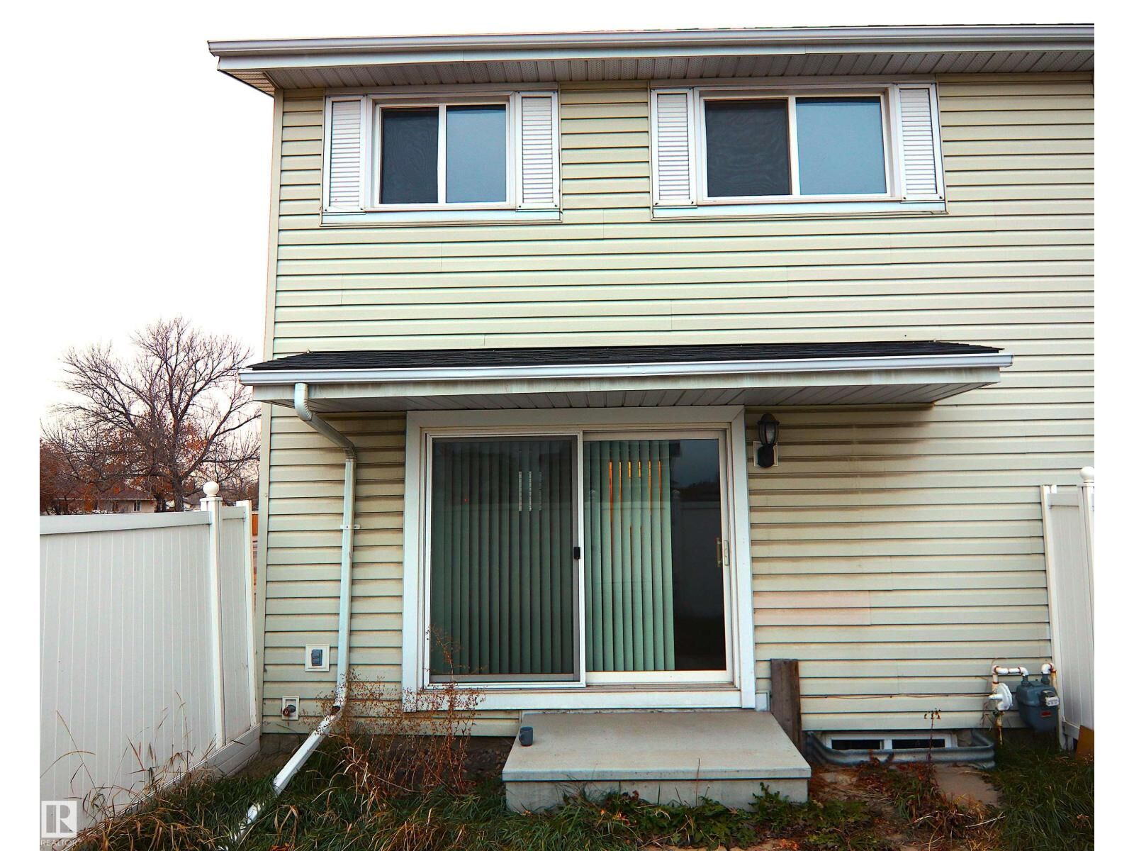 Photo de la propriété:  11350 139 Av NW  AB T5Y 2N3 