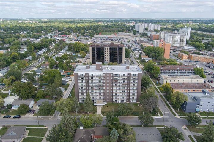 Property Photo: 175 Pulberry Street MB R2M 3X6