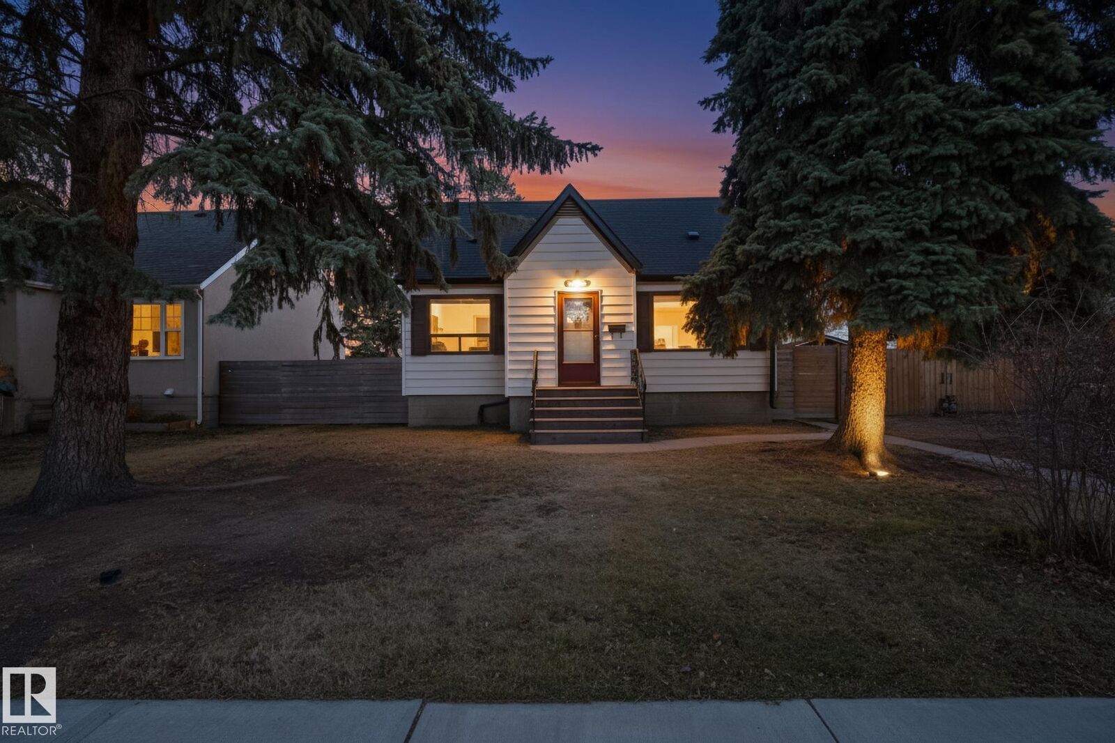 Property Photo:  10965 139 Street NW  AB T5M 1R3 