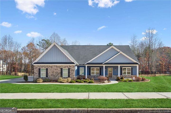 Property Photo:  8711 Hardwood Trail  GA 30554 