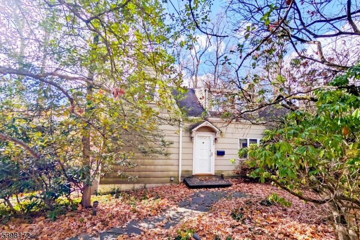 296 Glen Ave  Millburn Twp. NJ 07078 photo