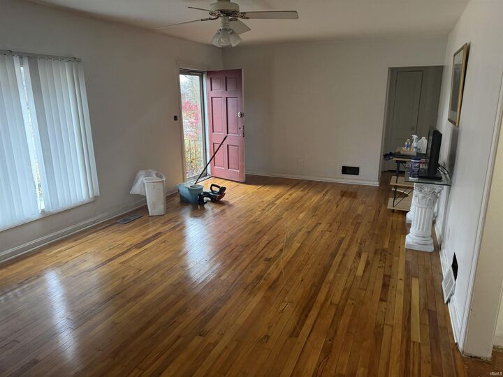 Property Photo:  421 S Dexter Avenue  IN 47714 