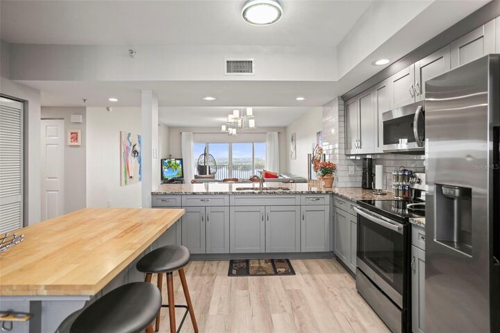 Property Photo:  6495 Shoreline Drive 8502  FL 33708 