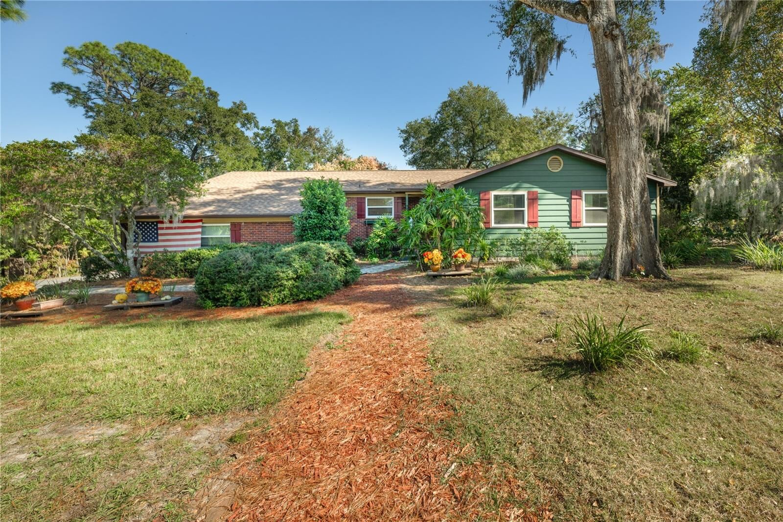 Property Photo:  1438 Crestview Dr  FL 32757 