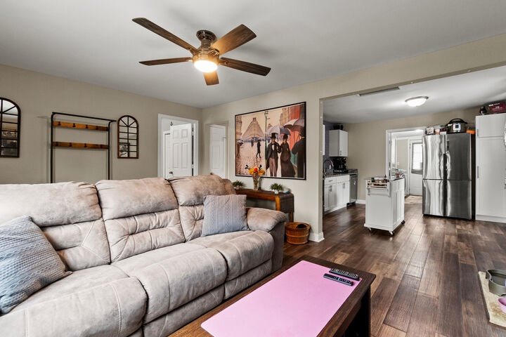 Property Photo:  1111 N Kankakee Street  IL 60481 