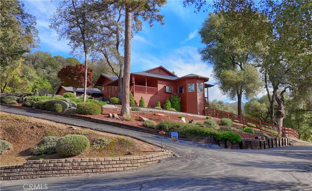 Property Photo:  39207 Thornberry Mtn View Court  CA 93644 