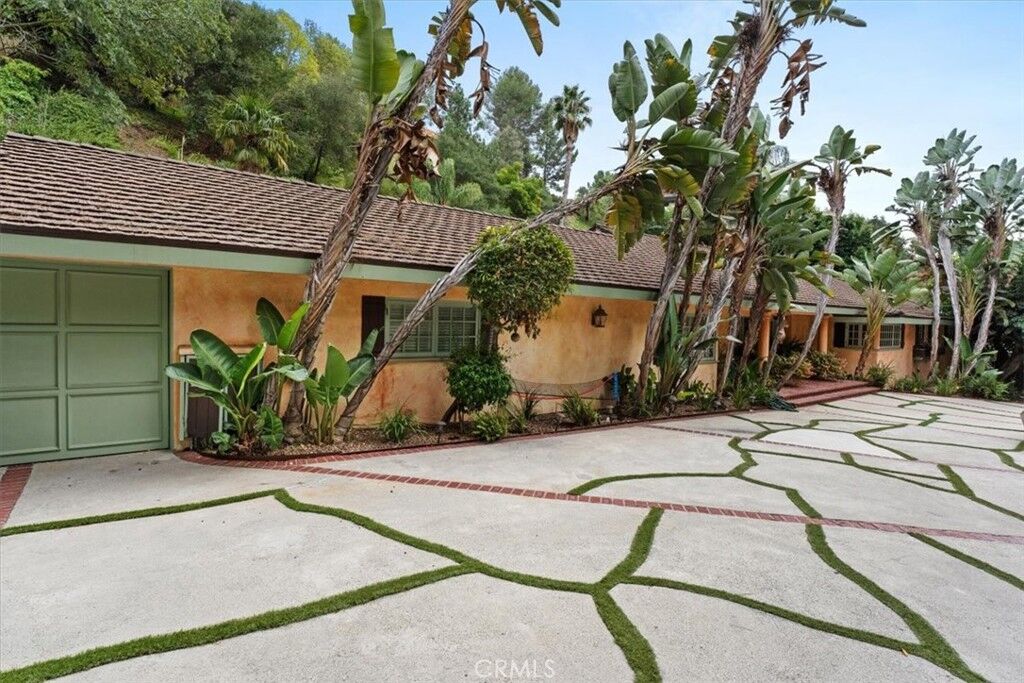 Property Photo: 1138 Coldwater Canyon Drive CA 90210