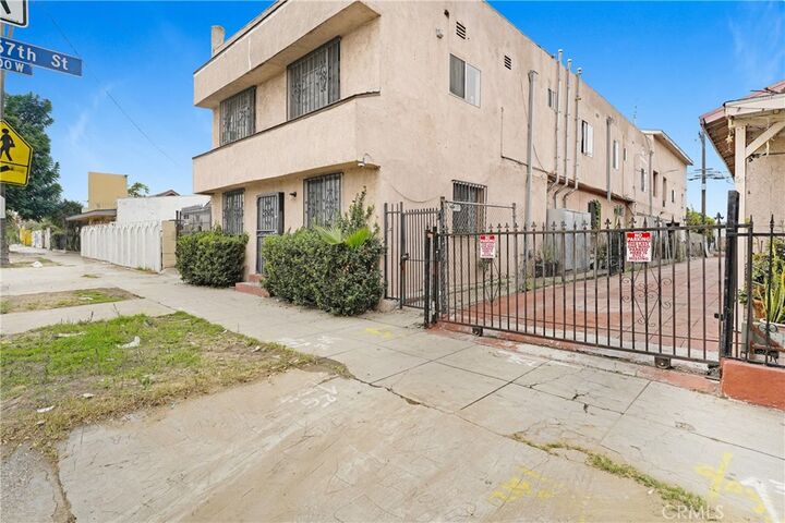 Property Photo:  6613 S Figueroa  CA 90003 