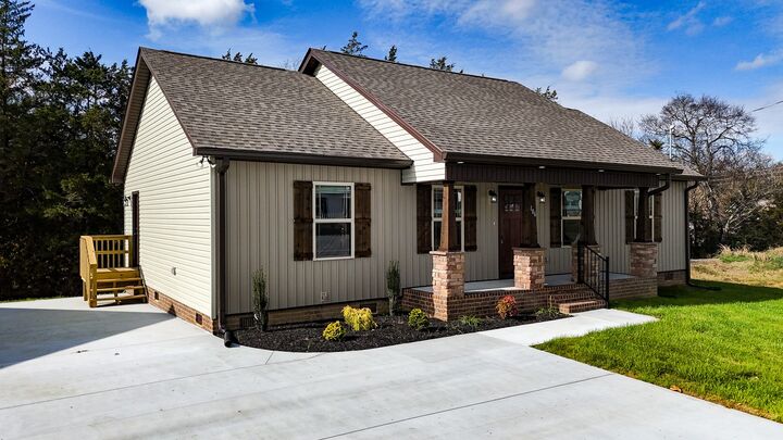 Property Photo: 106 Demonbreum Cir TN 37160