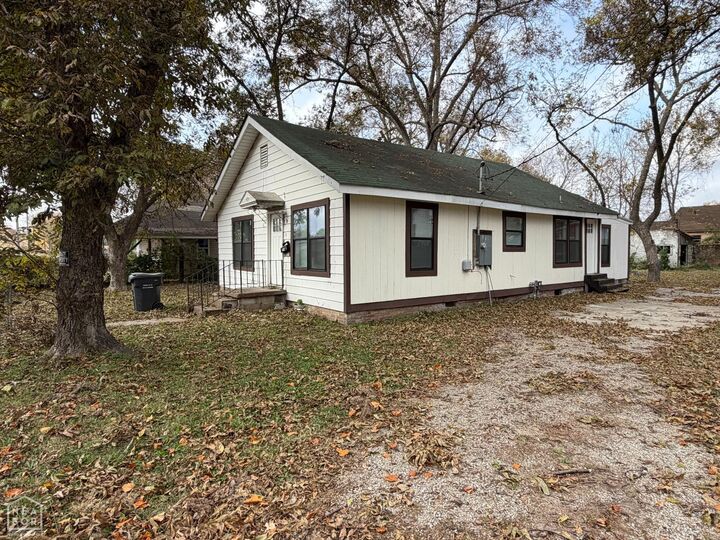 Property Photo: 1412 W Monroe Avenue AR 72401