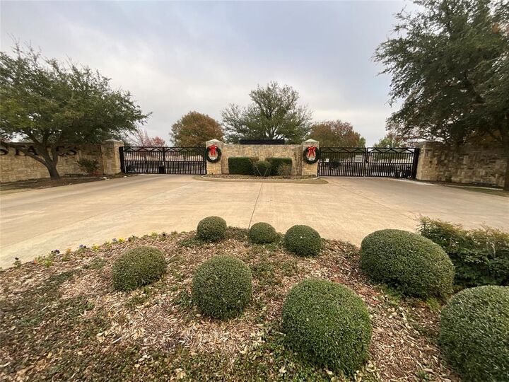 Property Photo:  4405 Wolf Court  TX 75071 