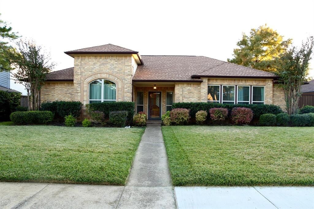 Property Photo:  2014 E Branch Hollow Drive  TX 75007 