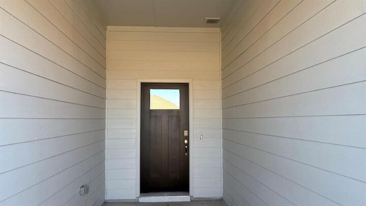 Property Photo: 4231 Cornerstone Circle TX 76048