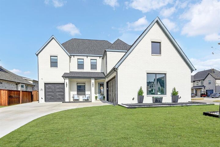 Property Photo: 3950 Medio Creek Drive TX 75078