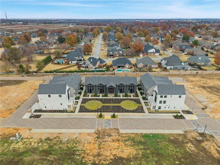 Property Photo: 4625 S 47th Street AR 72758