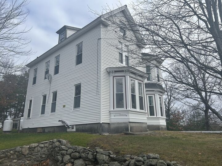 Property Photo:  1-A Chapel Place B  MA 01463 