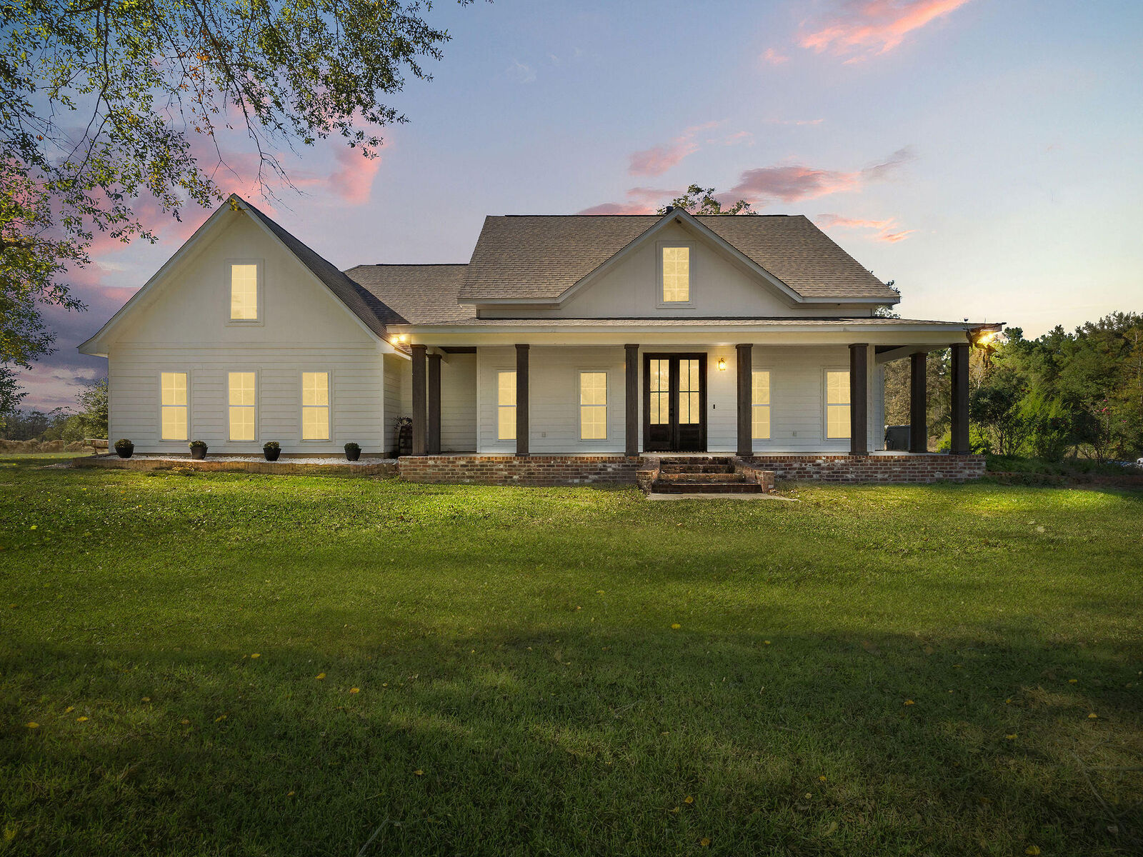 Property Photo:  572 S Smokey Cove Rd  LA 70660 