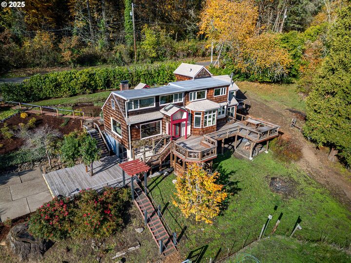 Property Photo:  2525 Floral Hill Dr  OR 97403 