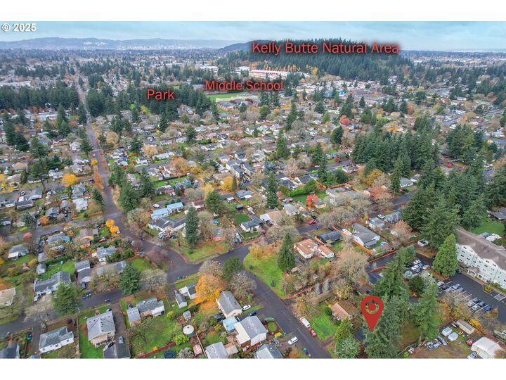 Property Photo:  11719 SE Boise St  OR 97266 