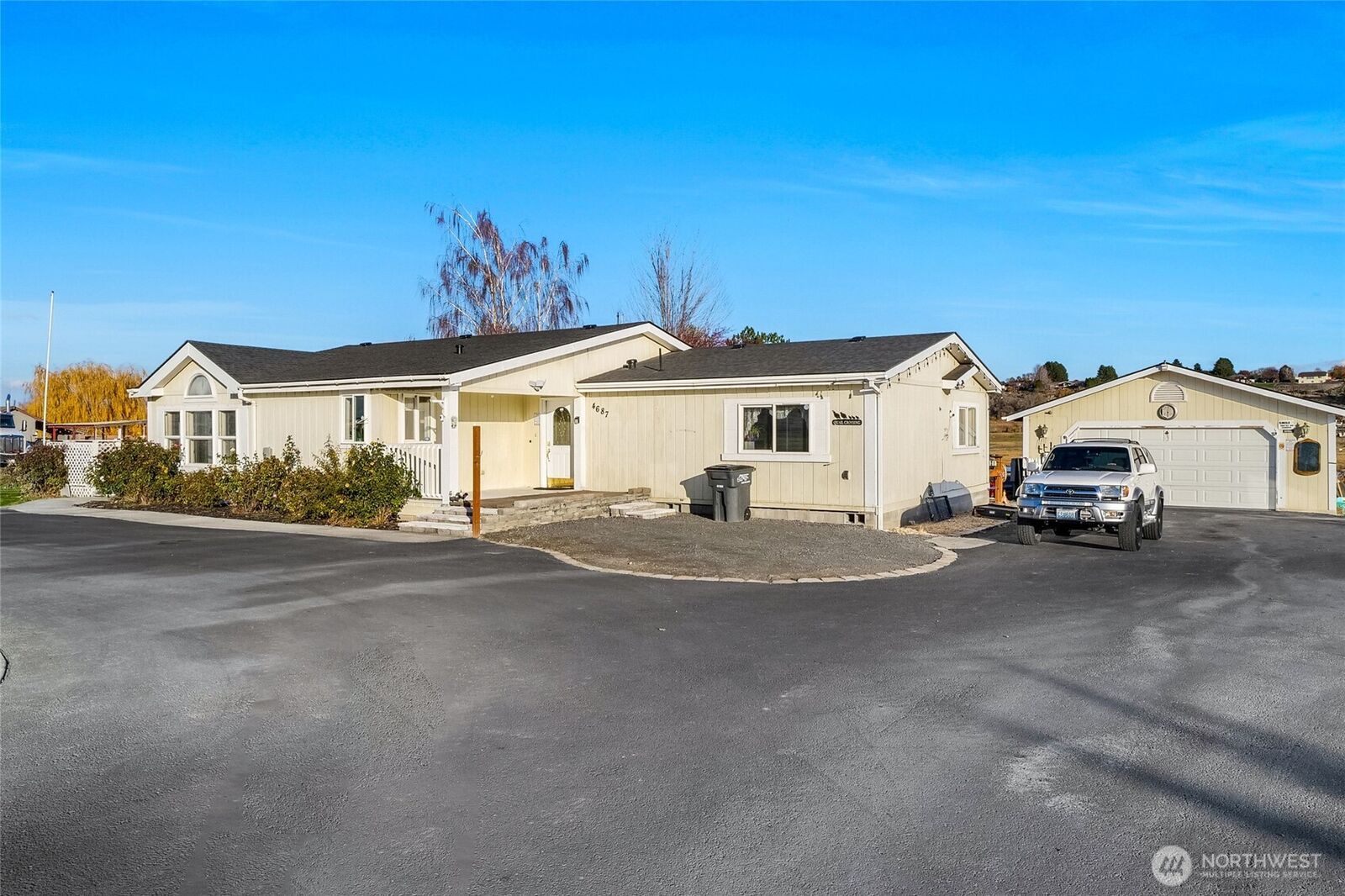 Property Photo:  4687  Covey Lane  WA 98837 