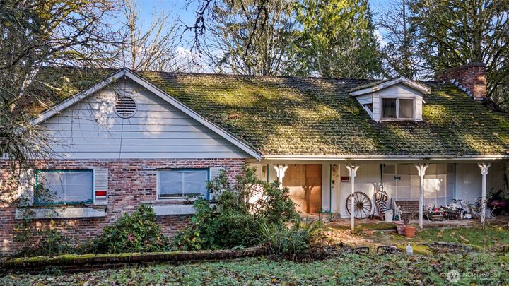 Property Photo:  16740  SE 44th St  WA 98006 