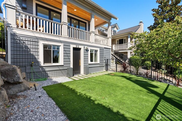 Property Photo:  312  Prospect Street  WA 98109 